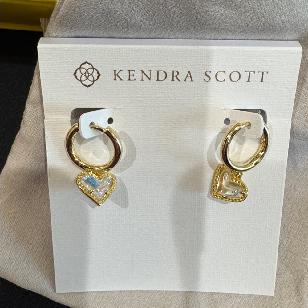 Kendra Scott Ari Heart Gold Huggie Earrings in Dichroic Glass